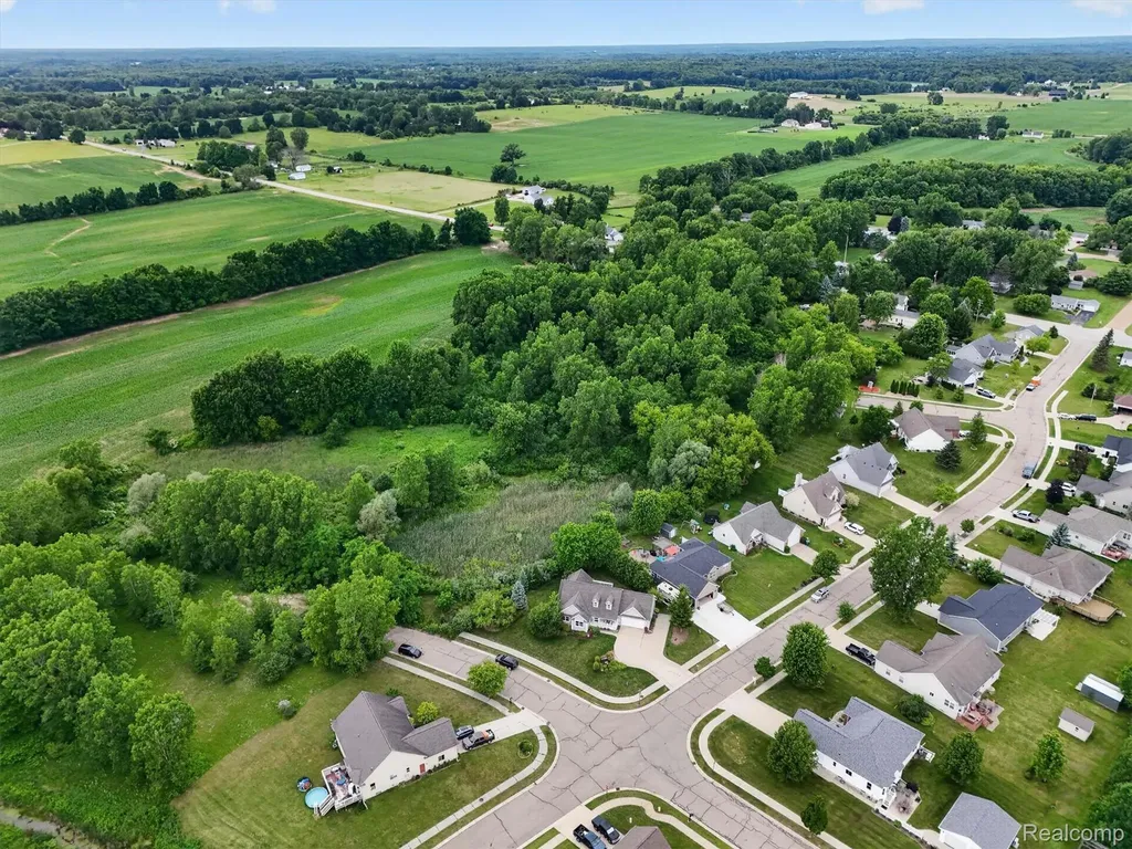 339 Wildflower Lane Lapeer City MI 48446