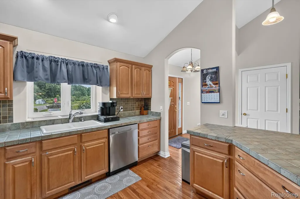 339 Wildflower Lane Lapeer City MI 48446