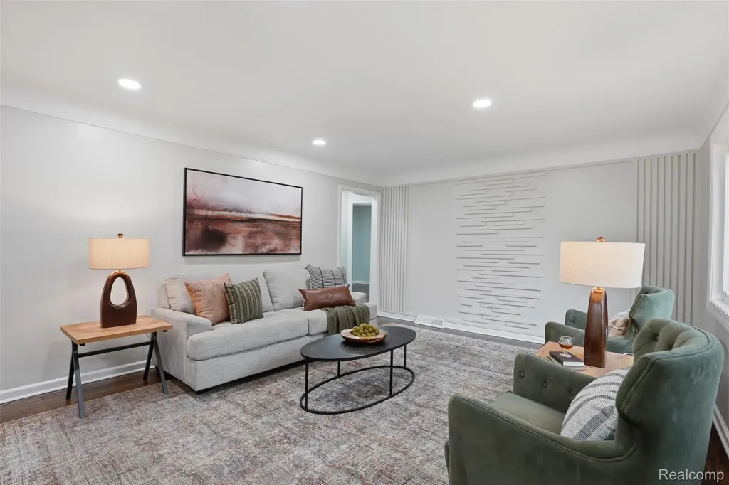 21161 Westhampton Street Oak Park City MI 48237