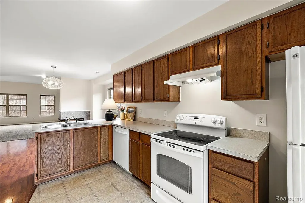 43 Georgetown Court Dearborn City MI 48126