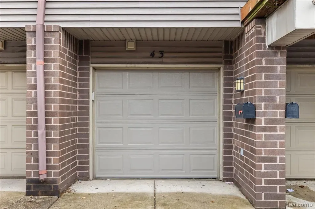 43 Georgetown Court Dearborn City MI 48126