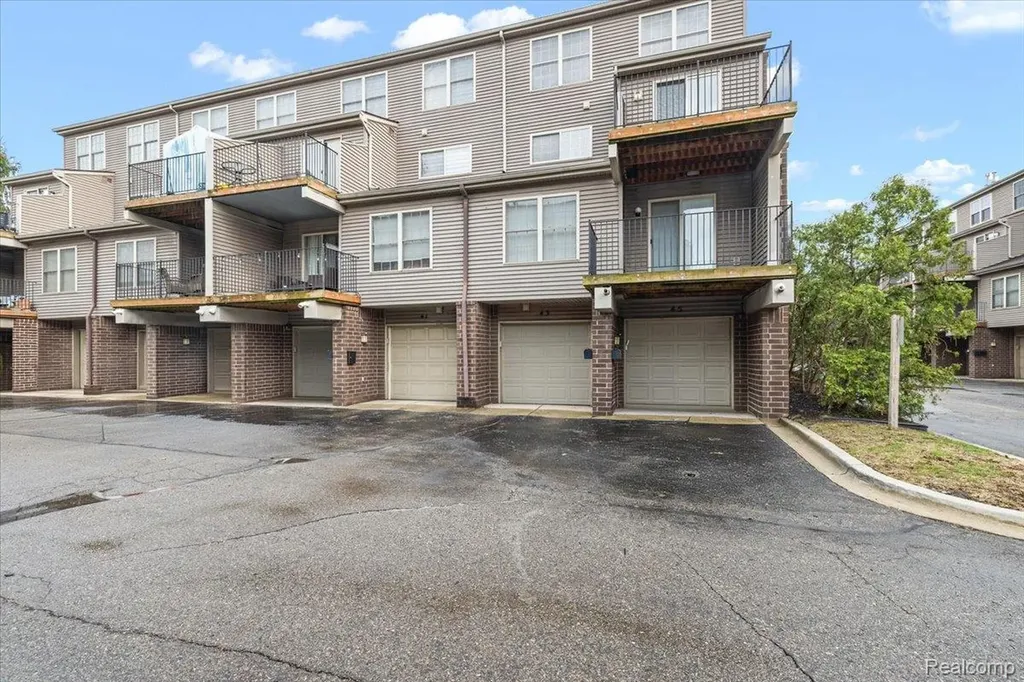 43 Georgetown Court Dearborn City MI 48126