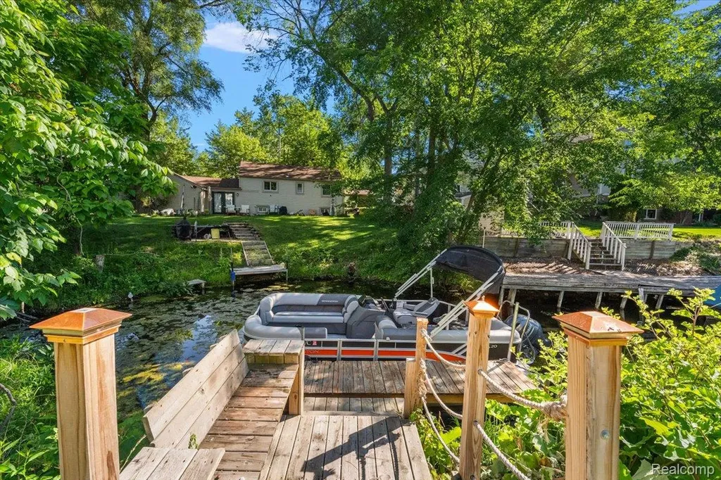 5150 Cheyenne Avenue Waterford Charter Township MI 48327