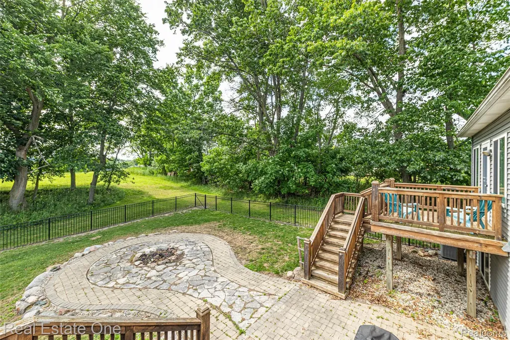 428 Pheasant Ridge Court Brandon Charter Township MI 48462