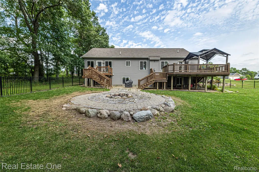 428 Pheasant Ridge Court Brandon Charter Township MI 48462