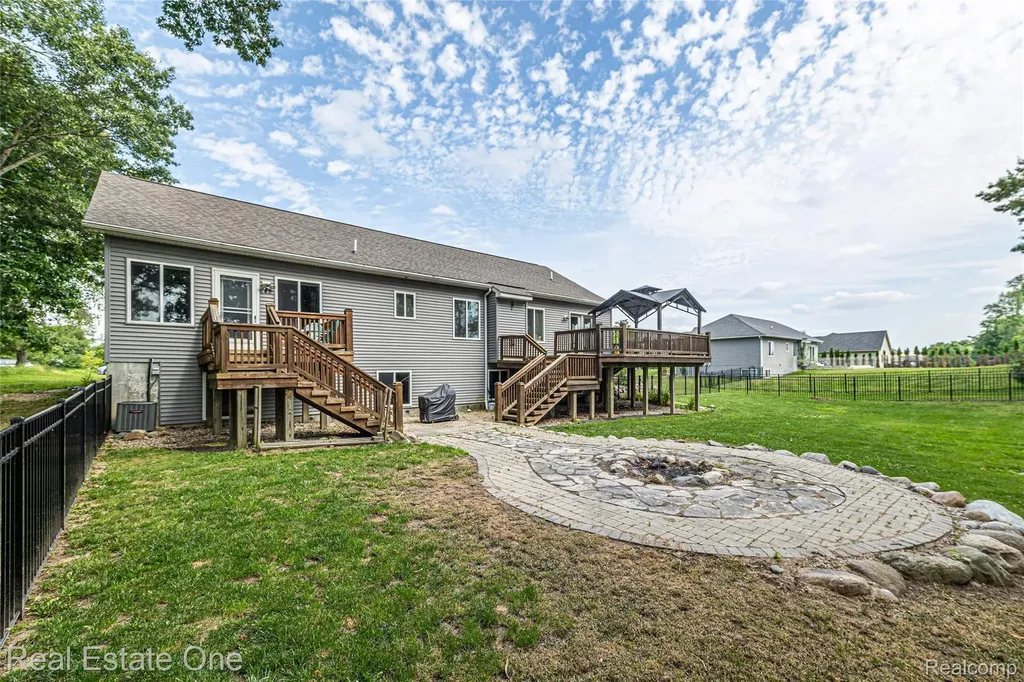 428 Pheasant Ridge Court Brandon Charter Township MI 48462