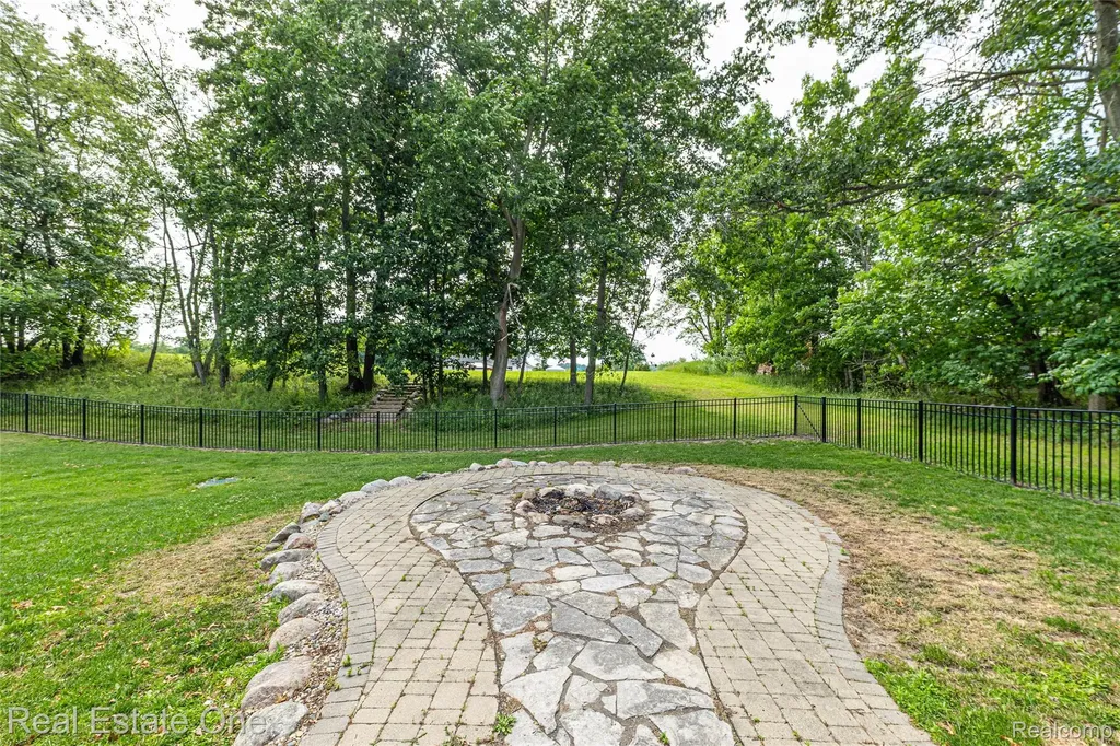428 Pheasant Ridge Court Brandon Charter Township MI 48462