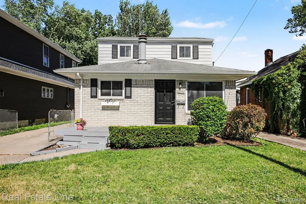 3254 Garden Avenue Royal Oak City MI 48073