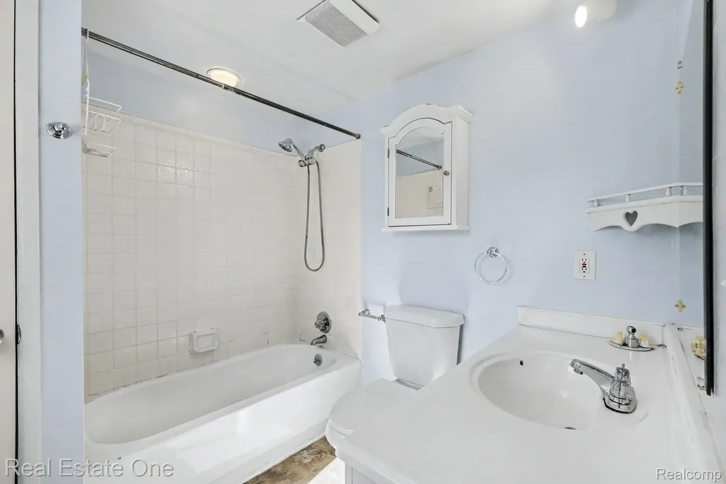 3254 Garden Avenue Royal Oak City MI 48073