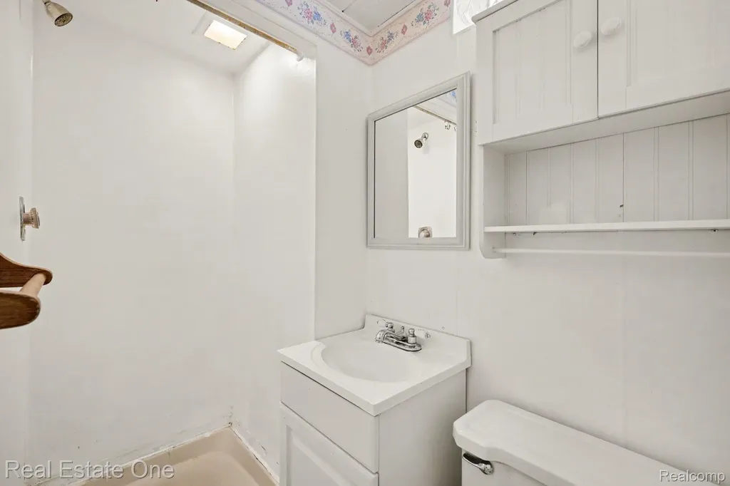 3254 Garden Avenue Royal Oak City MI 48073