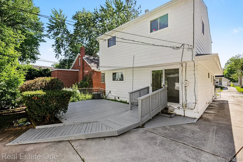 3254 Garden Avenue Royal Oak City MI 48073