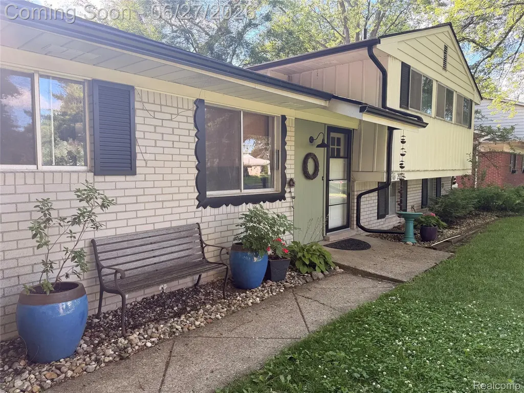 29191 Bannockburn Street Farmington Hills City MI 48334