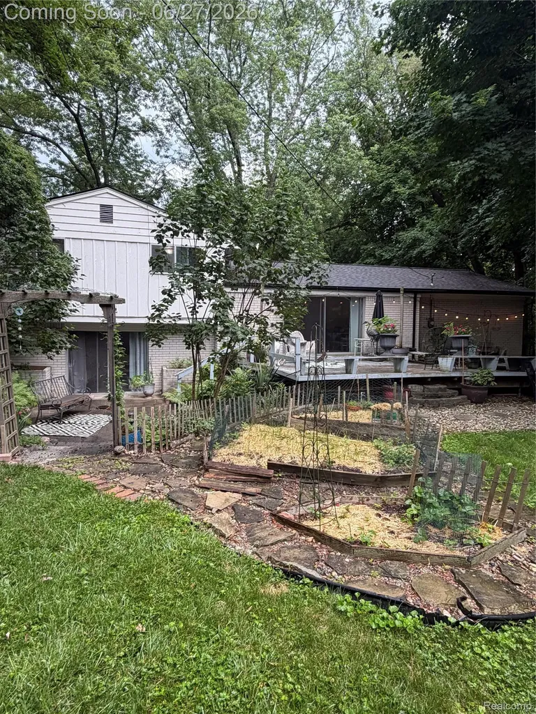 29191 Bannockburn Street Farmington Hills City MI 48334