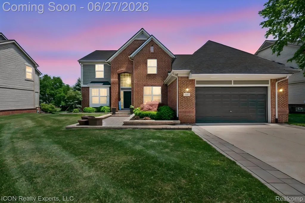 884 Grandview Drive Commerce Charter Township MI 48390