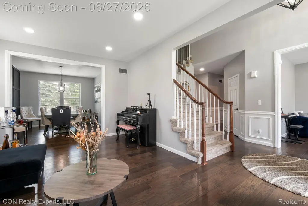 884 Grandview Drive Commerce Charter Township MI 48390