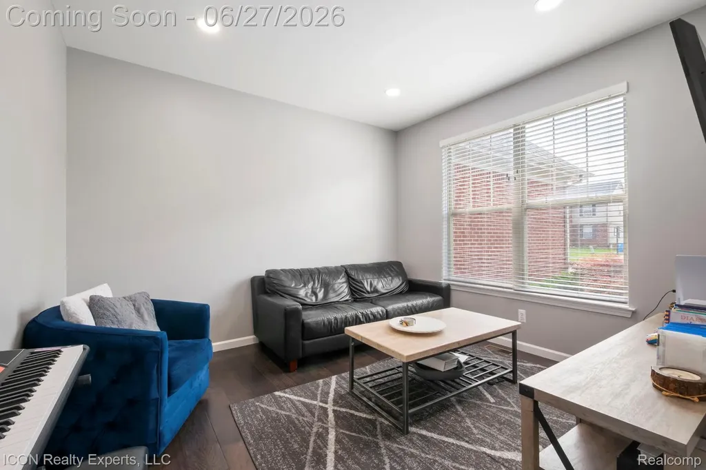 884 Grandview Drive Commerce Charter Township MI 48390