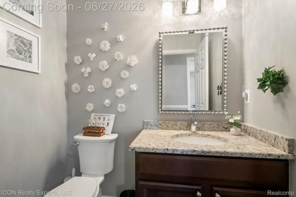 884 Grandview Drive Commerce Charter Township MI 48390