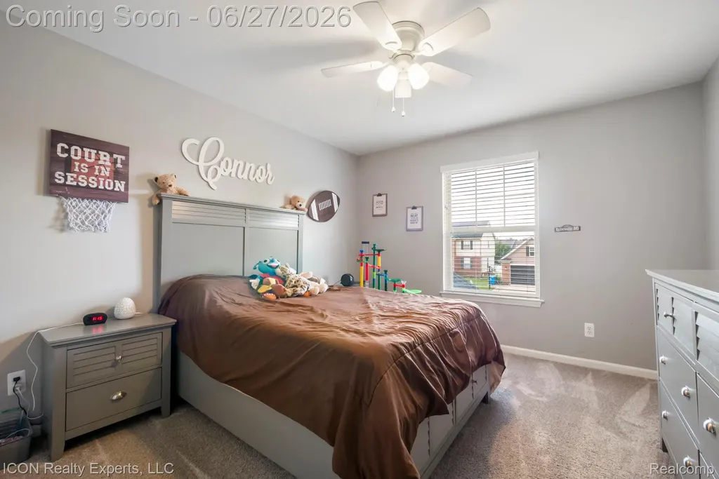 884 Grandview Drive Commerce Charter Township MI 48390