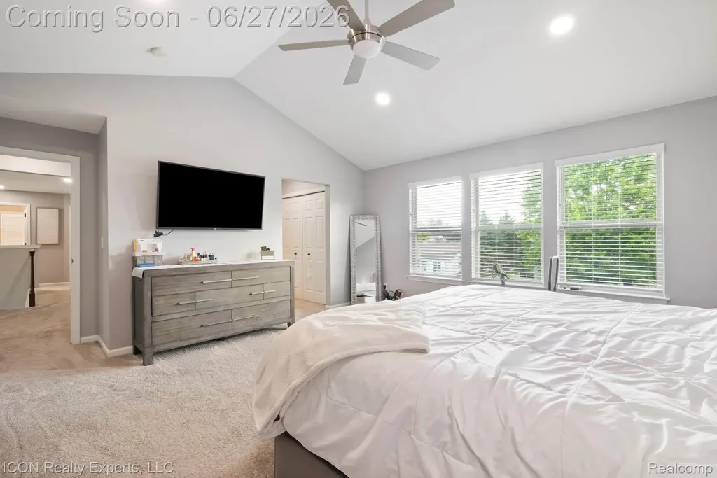 884 Grandview Drive Commerce Charter Township MI 48390
