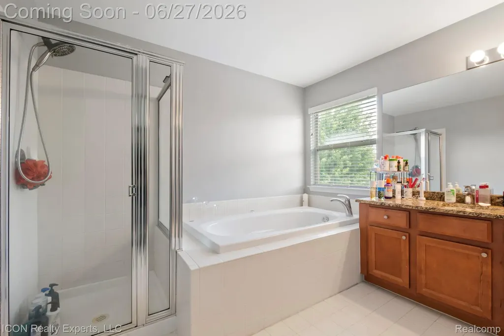 884 Grandview Drive Commerce Charter Township MI 48390
