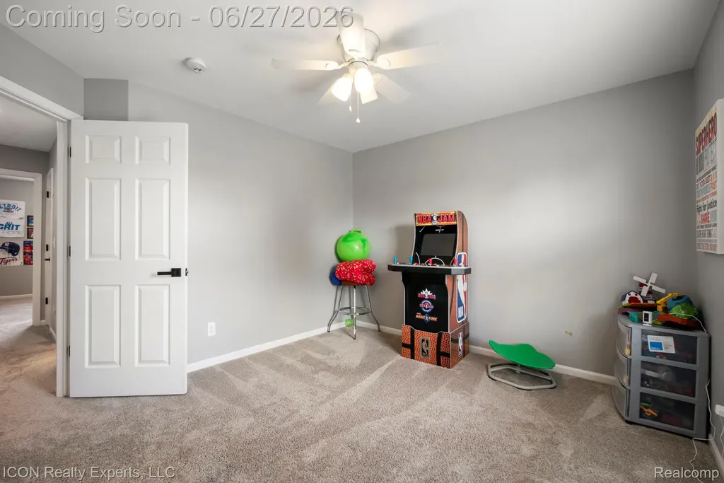 884 Grandview Drive Commerce Charter Township MI 48390