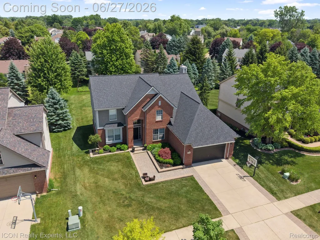 884 Grandview Drive Commerce Charter Township MI 48390