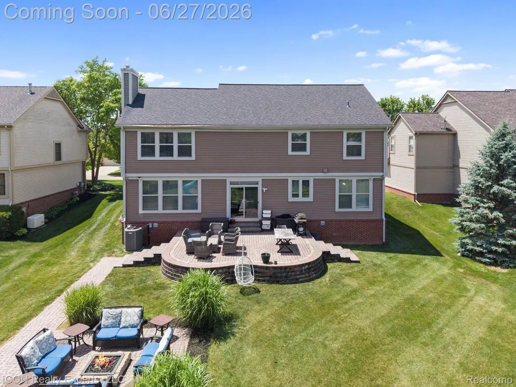 884 Grandview Drive Commerce Charter Township MI 48390