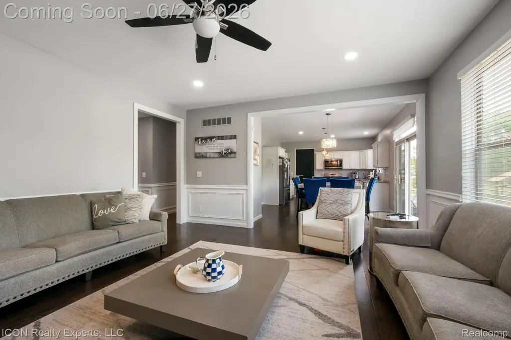 884 Grandview Drive Commerce Charter Township MI 48390