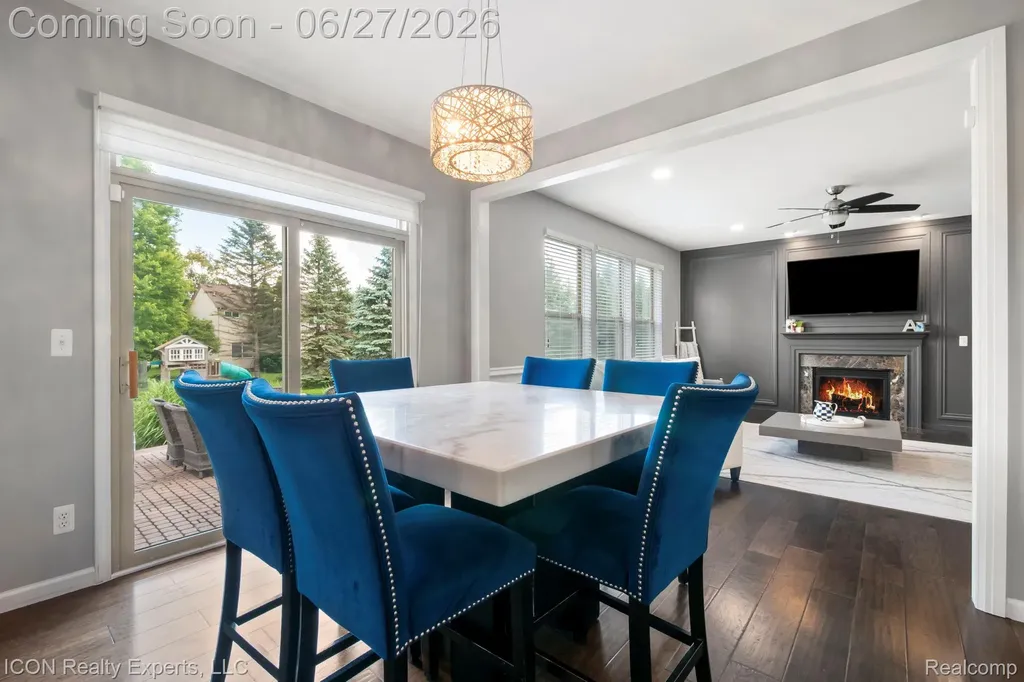 884 Grandview Drive Commerce Charter Township MI 48390