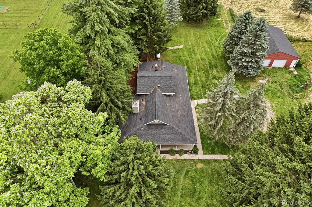 8573 W Lovejoy Road Burns Township MI 48418