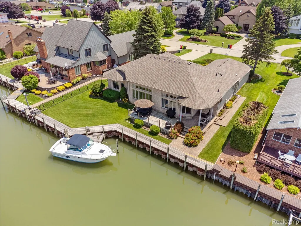 49539 Nautical Drive Chesterfield Township MI 48047