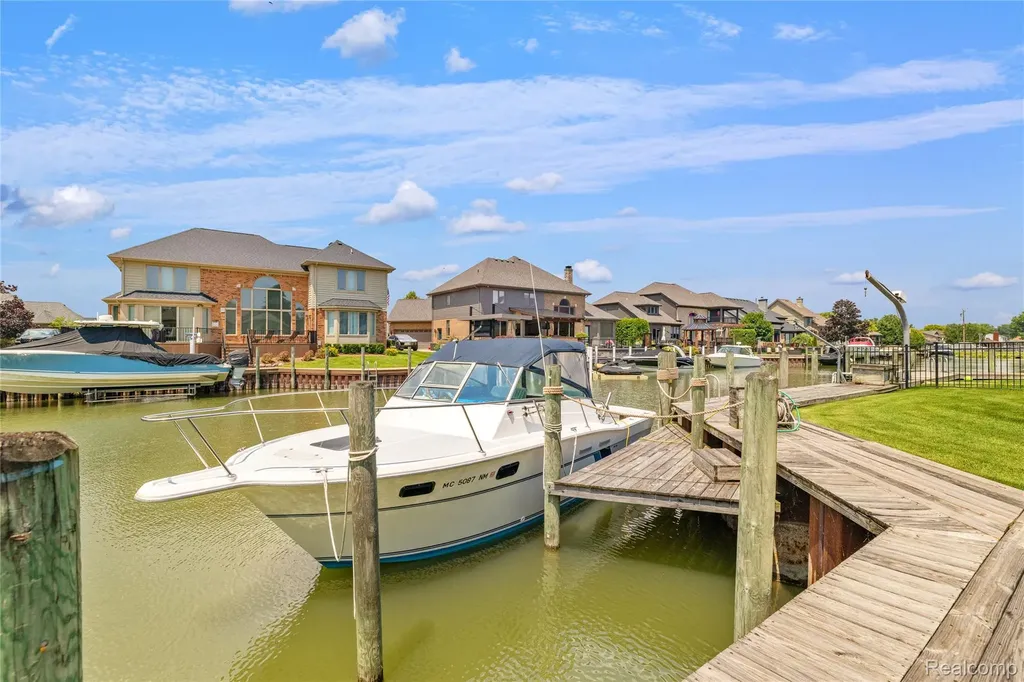 49539 Nautical Drive Chesterfield Township MI 48047