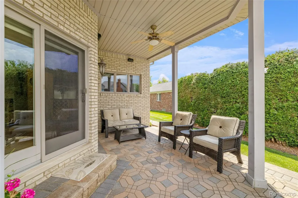 49539 Nautical Drive Chesterfield Township MI 48047