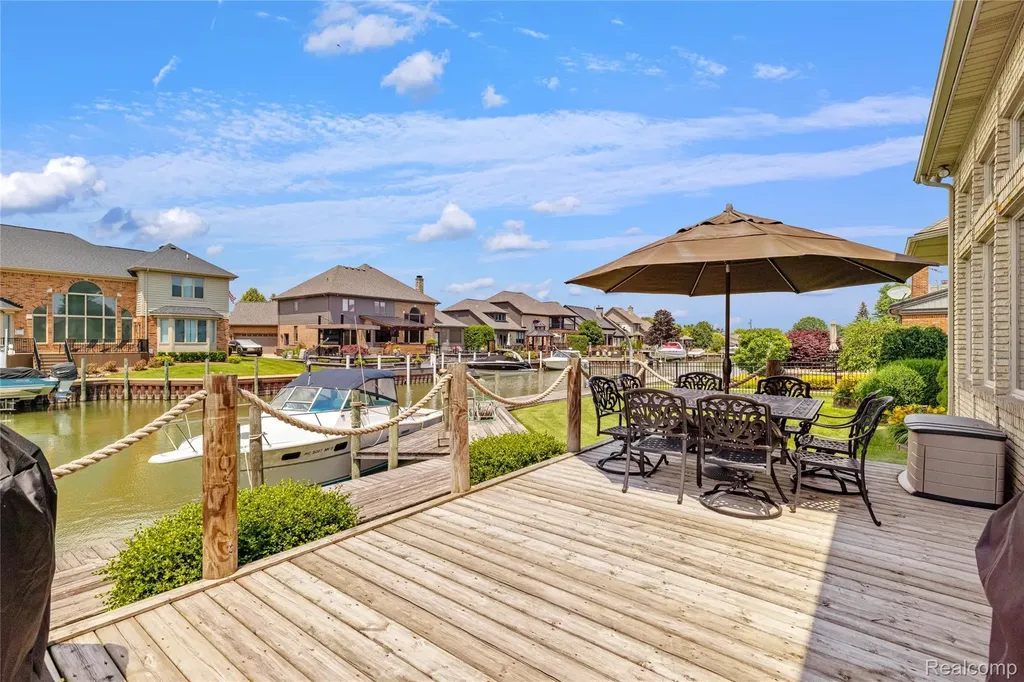 49539 Nautical Drive Chesterfield Township MI 48047
