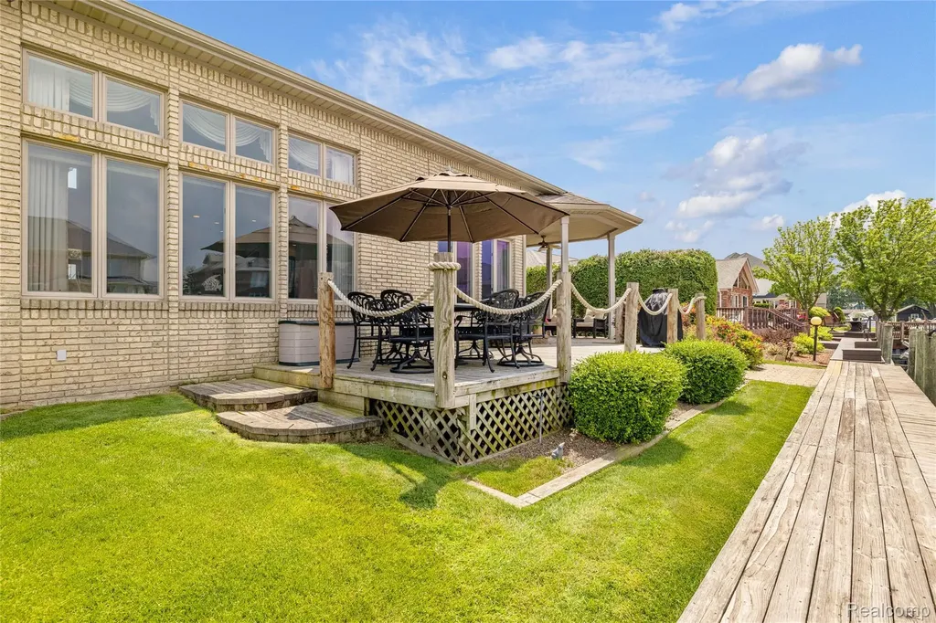49539 Nautical Drive Chesterfield Township MI 48047