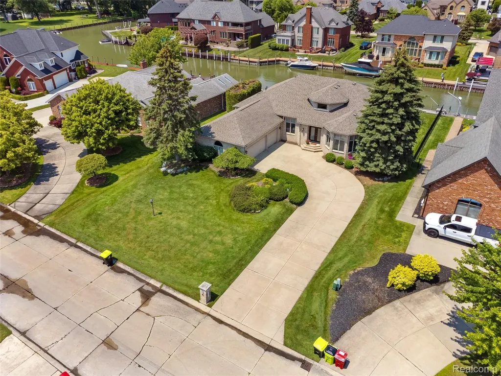 49539 Nautical Drive Chesterfield Township MI 48047