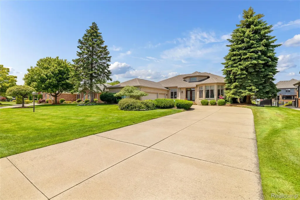 49539 Nautical Drive Chesterfield Township MI 48047