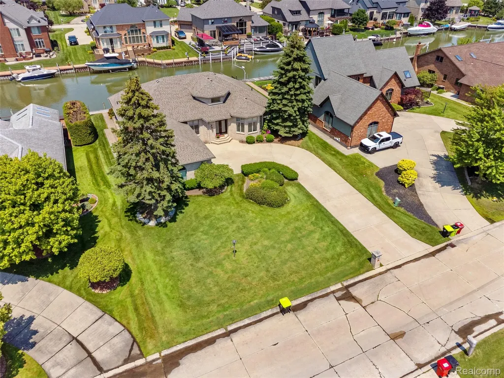49539 Nautical Drive Chesterfield Township MI 48047