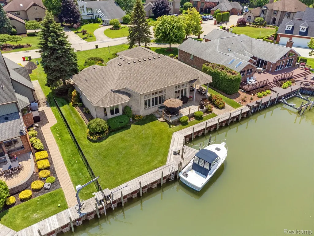 49539 Nautical Drive Chesterfield Township MI 48047