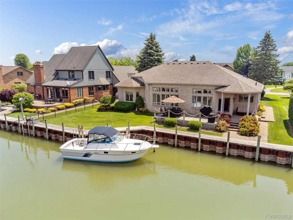 49539 Nautical Drive Chesterfield Township MI 48047