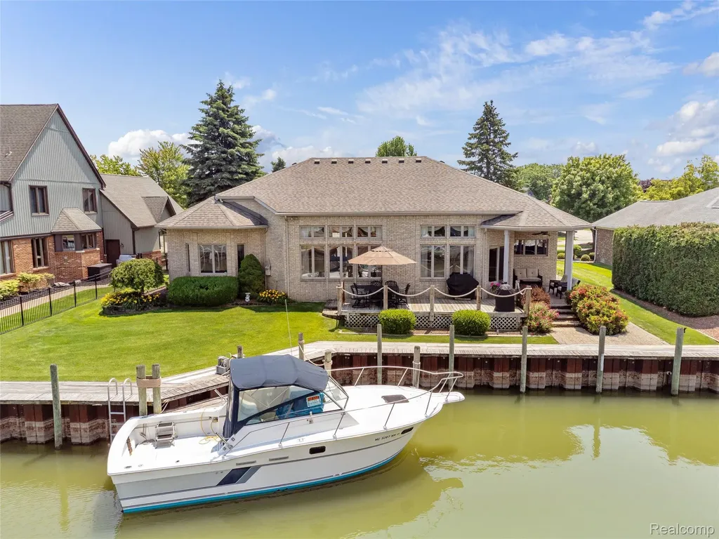 49539 Nautical Drive Chesterfield Township MI 48047