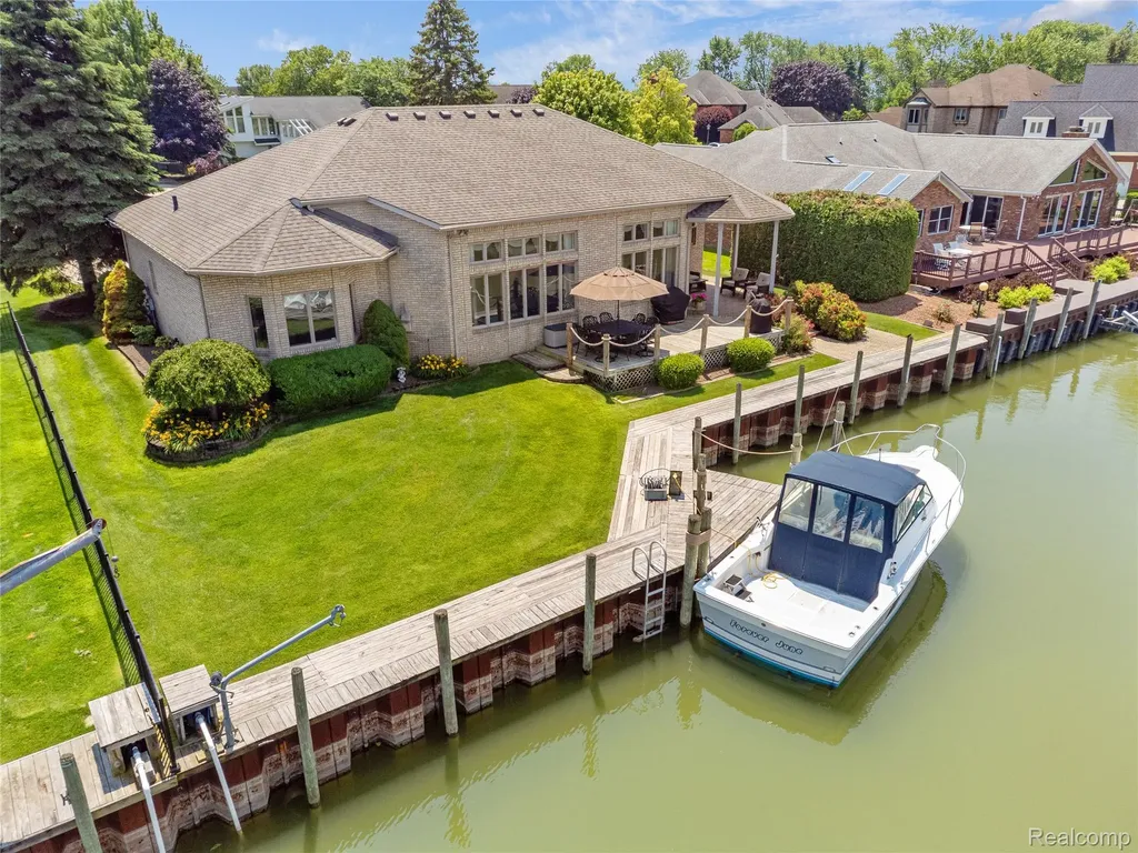 49539 Nautical Drive Chesterfield Township MI 48047