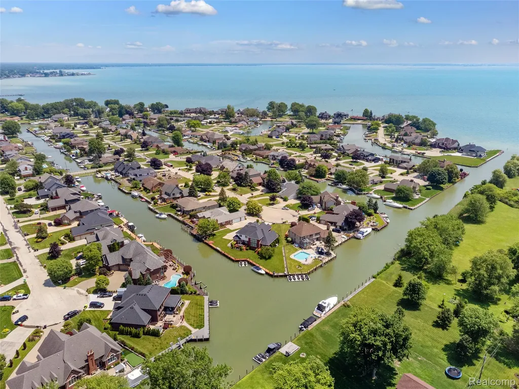 49539 Nautical Drive Chesterfield Township MI 48047