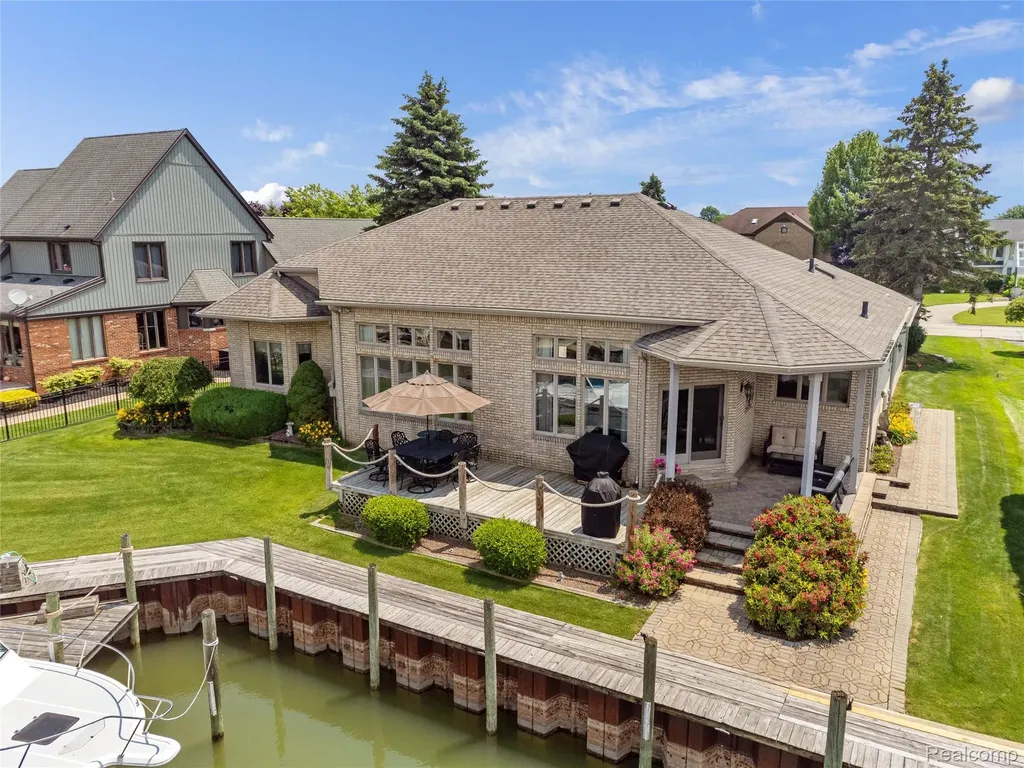 49539 Nautical Drive Chesterfield Township MI 48047