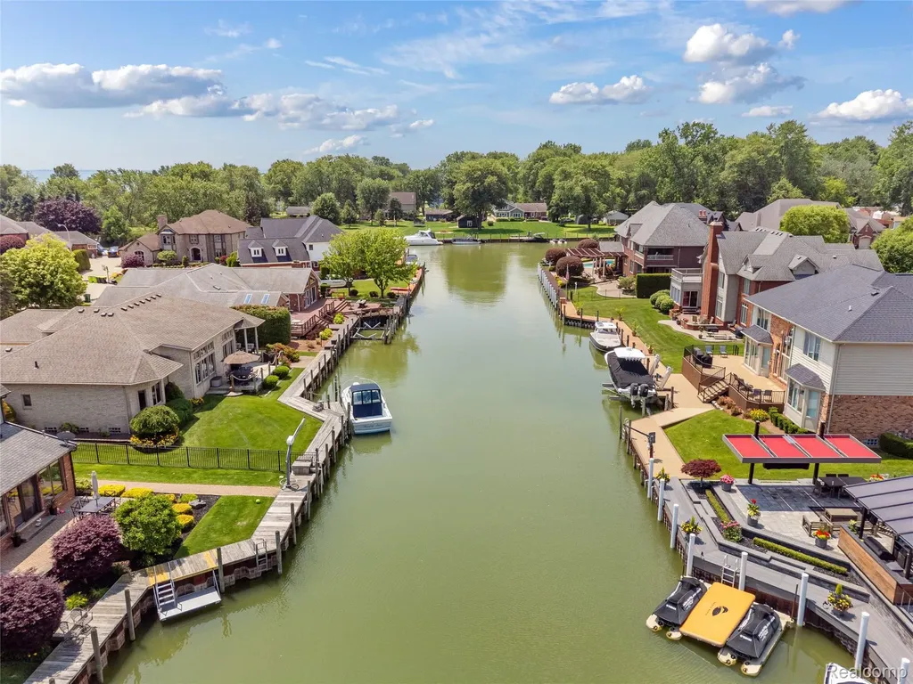 49539 Nautical Drive Chesterfield Township MI 48047