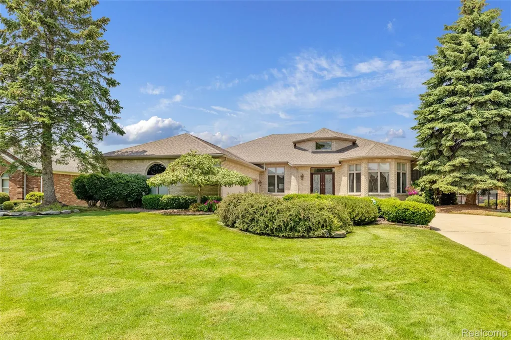 49539 Nautical Drive Chesterfield Township MI 48047