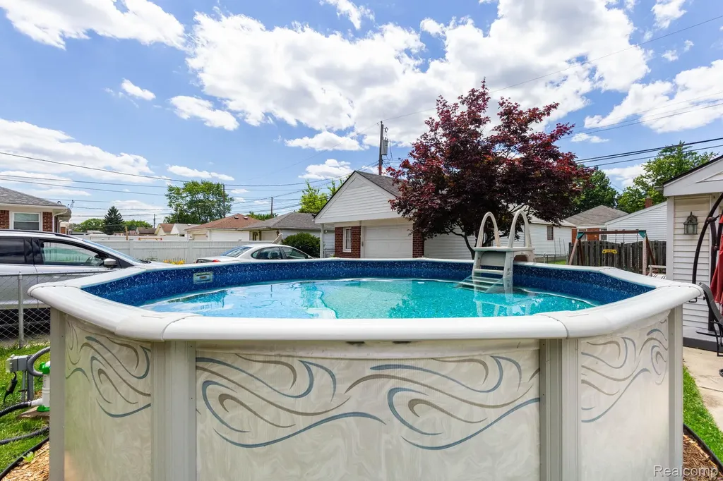 9290 Niver Avenue Allen Park City MI 48101