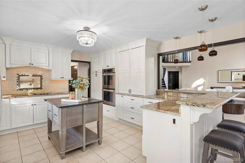 53961 Sutherland Court Shelby Charter Township MI 48316