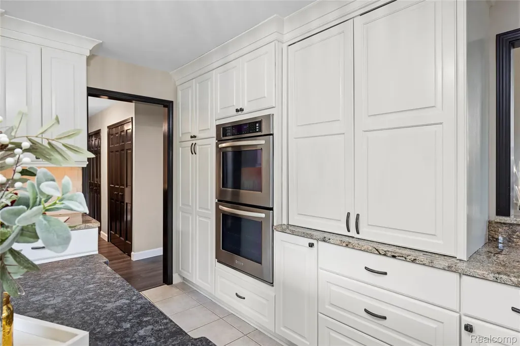 53961 Sutherland Court Shelby Charter Township MI 48316