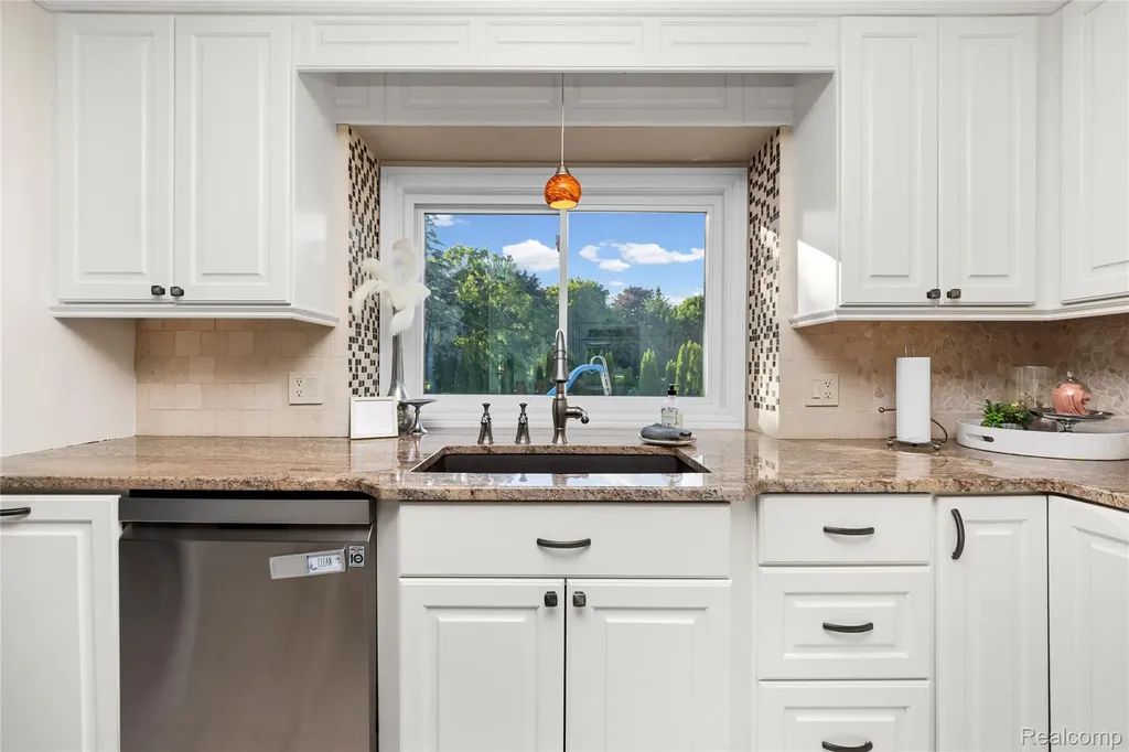 53961 Sutherland Court Shelby Charter Township MI 48316